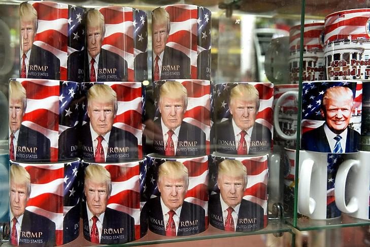 Near the people: Trump mugs at a New York gift shop.  (Deposit)