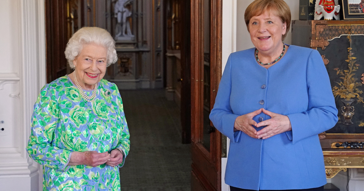 Index – Abroad – Queen Elizabeth and Angela Merkel are happy, Boris Johnson talking about sausage